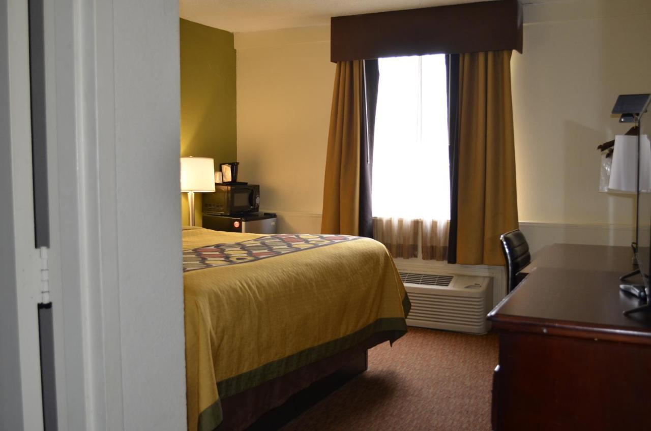 Super 8 by Wyndham Hamburg Hotel Bagian luar foto