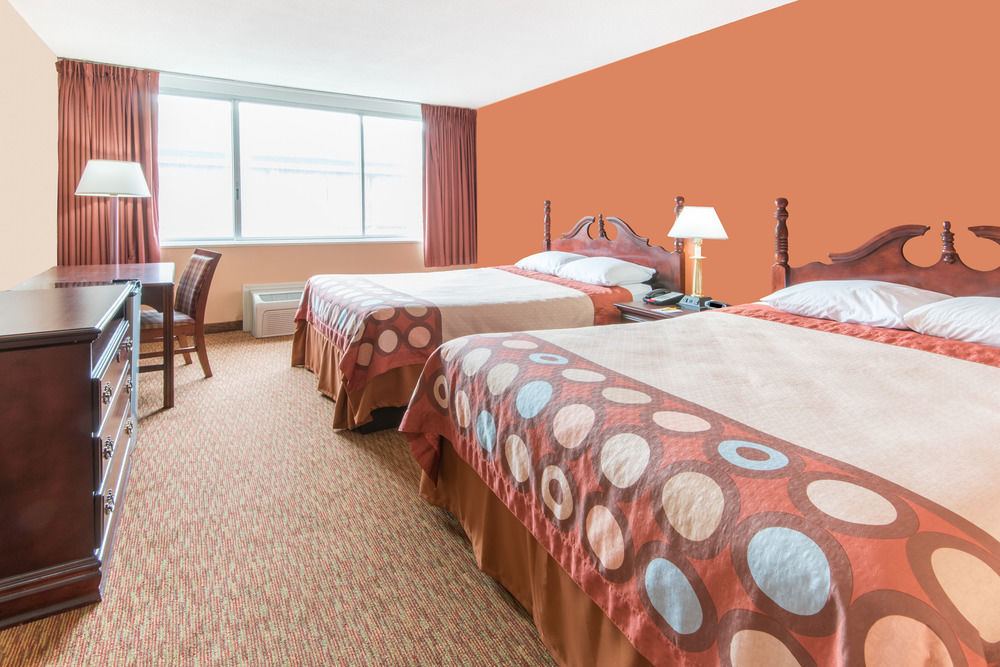Super 8 by Wyndham Hamburg Hotel Bagian luar foto